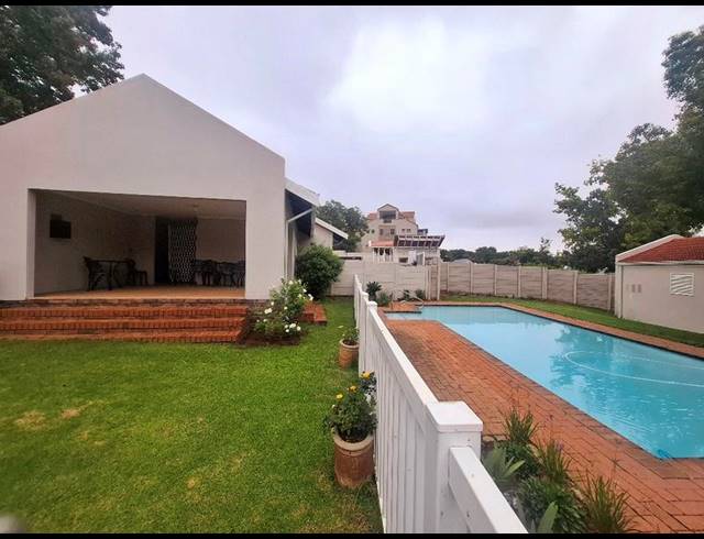 2 BEDROOM APARTMENT FOR SALE IN BRYANSTON